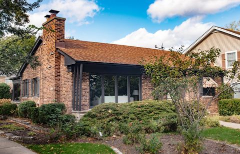 Tiny photo for 100 Drexel Avenue, La Grange, IL 60525 (MLS # 12489072)