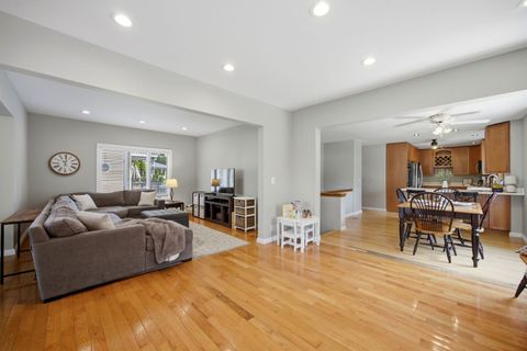 Tiny photo for 5417 Blodgett Avenue, Downers Grove, IL 60515 (MLS # 12654820)