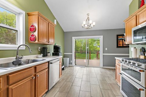 Tiny photo for 7081 Mullinshire Way, Machesney Park, IL 61115 (MLS # 12635874)