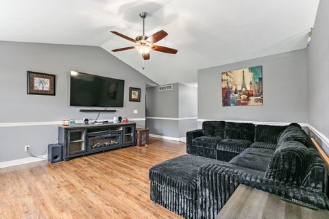 Tiny photo for 7081 Mullinshire Way, Machesney Park, IL 61115 (MLS # 12635874)