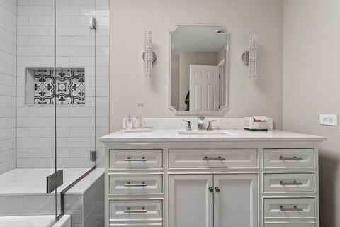 Tiny photo for 962 Shoreline Road #898, Lake Barrington, IL 60010 (MLS # 12609926)