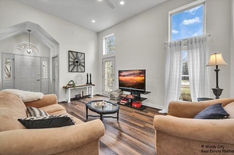 Tiny photo for 2054 Peach Tree Lane, Algonquin, IL 60102 (MLS # 12580953)