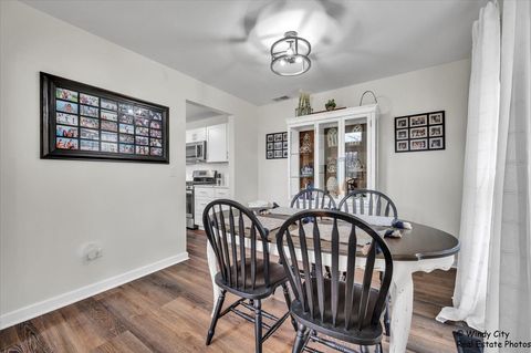 Tiny photo for 2054 Peach Tree Lane, Algonquin, IL 60102 (MLS # 12580953)