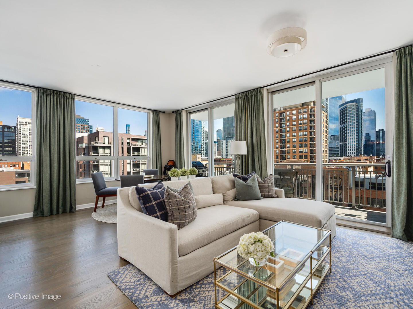 421 W Huron Street 1005