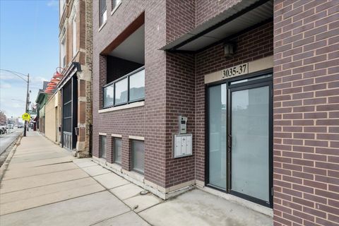 Tiny photo for 3035 W Belmont Avenue #2E, Chicago, IL 60618 (MLS # 12581422)