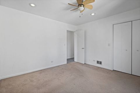 Tiny photo for 1100 Hidden Lake Drive, Buffalo Grove, IL 60089 (MLS # 12639156)