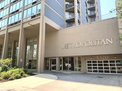 Photo of 5320 N SHERIDAN Road #611, Chicago, IL 60640 (MLS # 12750237)
