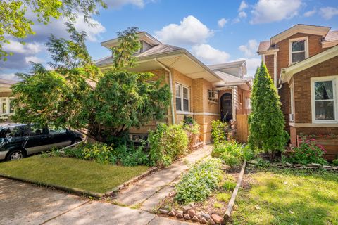 Photo of 5033 N Hamlin Avenue, Chicago, IL 60625 (MLS # 12380862)