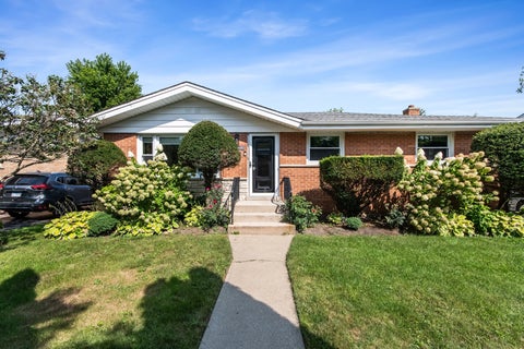 Photo of 8315 Parkside Avenue, Morton Grove, IL 60053 (MLS # 12745383)