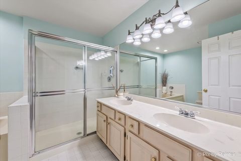 Tiny photo for 250 Lynwood Lane, Bloomingdale, IL 60108 (MLS # 12509807)