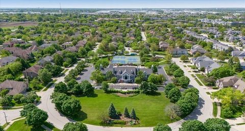 Tiny photo for 250 Lynwood Lane, Bloomingdale, IL 60108 (MLS # 12509807)