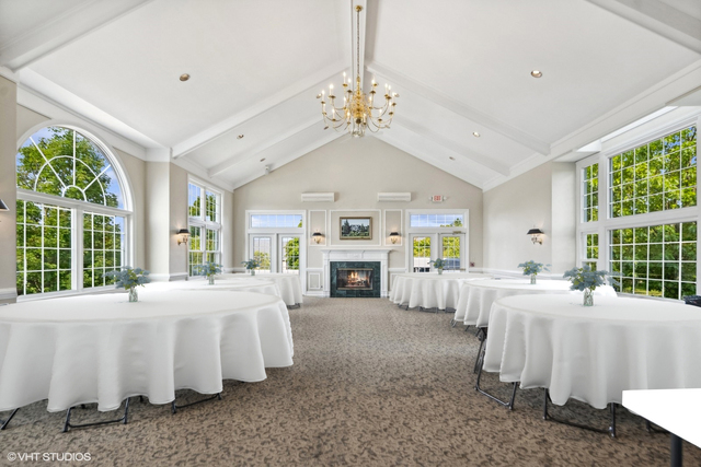 Bloomingdale, Illinois 60108, United States, 2 Bedrooms Bedrooms, ,3 BathroomsBathrooms,Residential,Active,239783