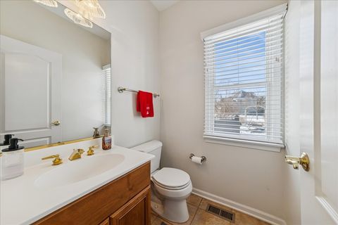 Tiny photo for 630 Thornwood Way, South Elgin, IL 60177 (MLS # 12546709)