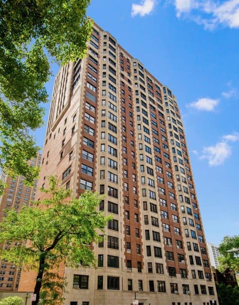 Photo of 421 W Melrose Street #21AD, Chicago, IL 60657 (MLS # 12715248)
