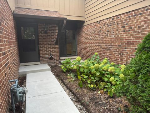 Photo of 1244 Loughborough Court, Wheaton, IL 60189 (MLS # 12520939)