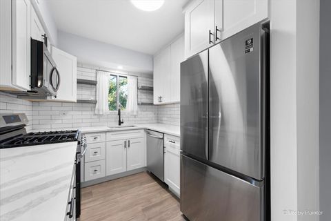 Tiny photo for 55 W 64th Street #202, Westmont, IL 60559 (MLS # 12490809)