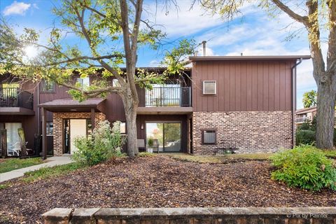 Photo of 55 W 64th Street #202, Westmont, IL 60559 (MLS # 12490809)