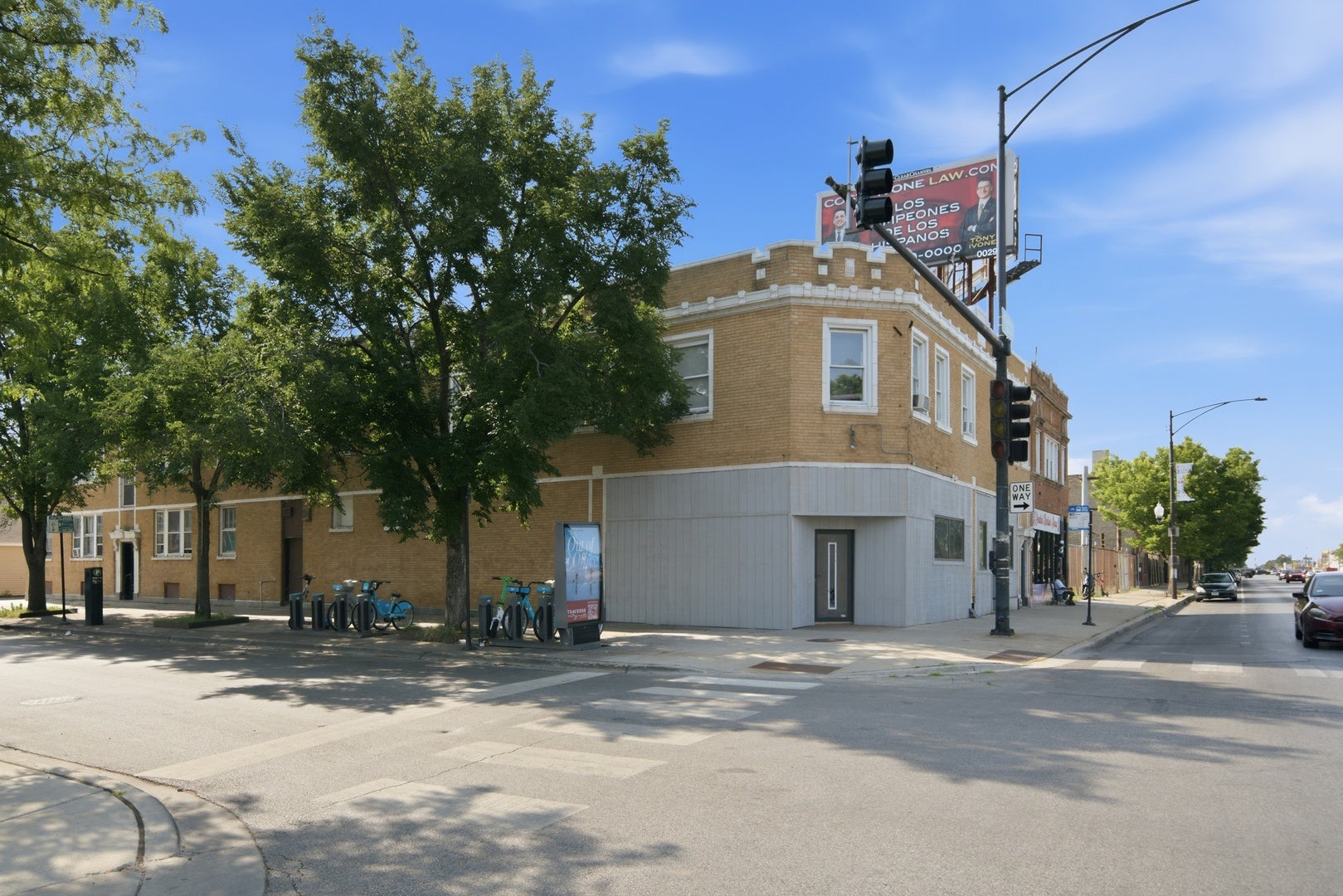2957 N Cicero Avenue