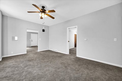 Tiny photo for 340 E Baker Street, Bloomington, IL 61701 (MLS # 12546099)