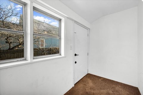 Tiny photo for 340 E Baker Street, Bloomington, IL 61701 (MLS # 12546099)