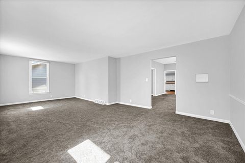 Tiny photo for 340 E Baker Street, Bloomington, IL 61701 (MLS # 12546099)