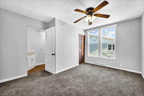 Tiny photo for 340 E Baker Street, Bloomington, IL 61701 (MLS # 12546099)