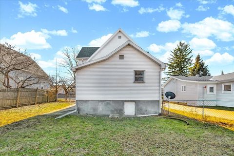 Tiny photo for 340 E Baker Street, Bloomington, IL 61701 (MLS # 12546099)