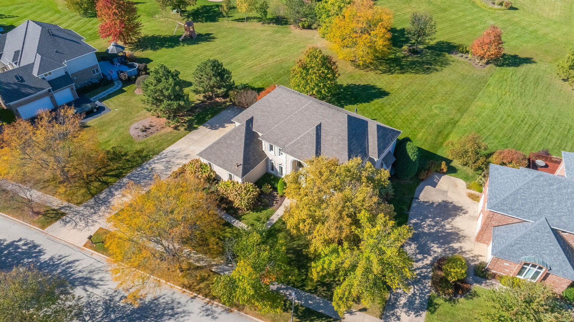 6825 FIELDSTONE Drive