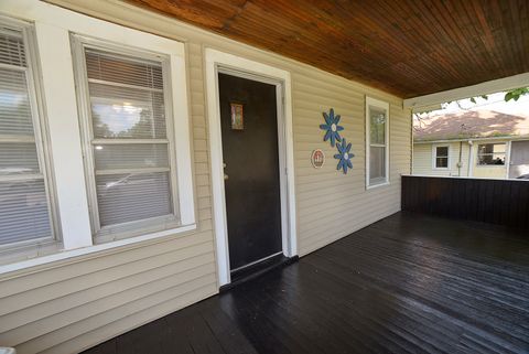 Tiny photo for 1617 Pine Street, Ottawa, IL 61350 (MLS # 12437495)