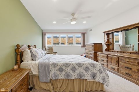 Tiny photo for 1010 N Harlem Avenue #504, River Forest, IL 60305 (MLS # 12614370)