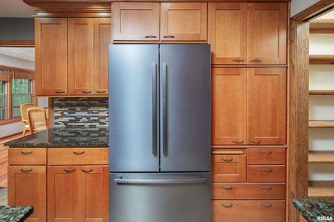 Tiny photo for 4490 Hamilton Dr Drive, Bettendorf, IA 52722 (MLS # QC4265513)