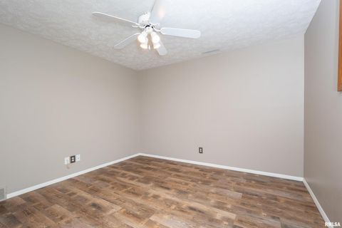 Tiny photo for 4490 HAMILTON Drive, Bettendorf, IA 52722 (MLS # QC4265513)