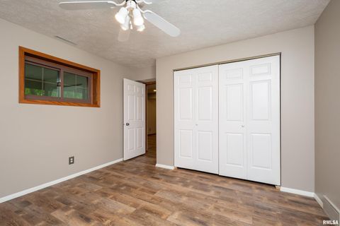 Tiny photo for 4490 Hamilton Dr Drive, Bettendorf, IA 52722 (MLS # QC4265513)