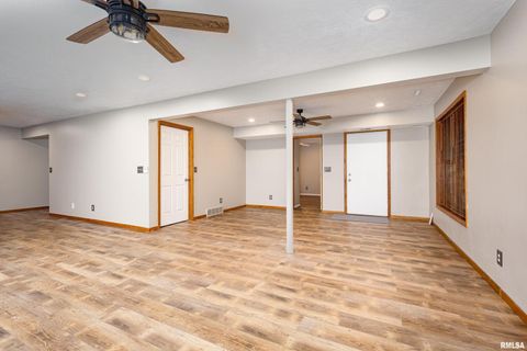 Tiny photo for 4490 Hamilton Dr Drive, Bettendorf, IA 52722 (MLS # QC4265513)