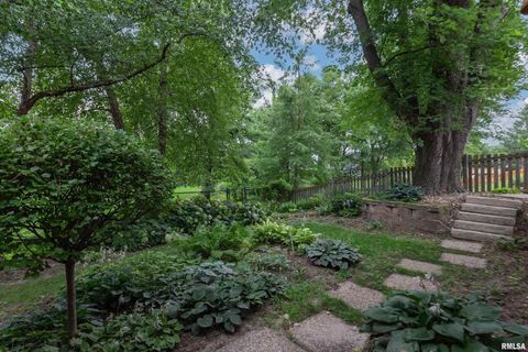 Tiny photo for 4490 Hamilton Dr Drive, Bettendorf, IA 52722 (MLS # QC4265513)