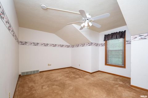 Tiny photo for 4490 Hamilton Dr Drive, Bettendorf, IA 52722 (MLS # QC4265513)