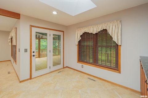 Tiny photo for 4490 HAMILTON Drive, Bettendorf, IA 52722 (MLS # QC4265513)