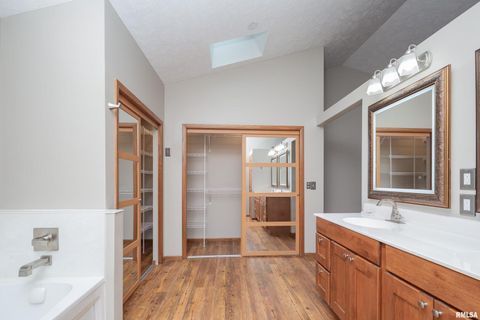 Tiny photo for 4490 HAMILTON Drive, Bettendorf, IA 52722 (MLS # QC4265513)