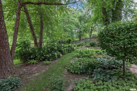 Tiny photo for 4490 Hamilton Dr Drive, Bettendorf, IA 52722 (MLS # QC4265513)