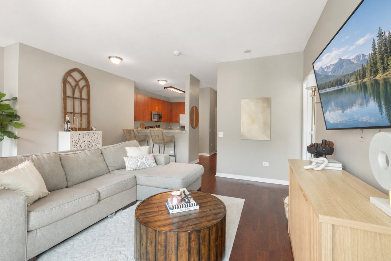 757 N Orleans Street 610