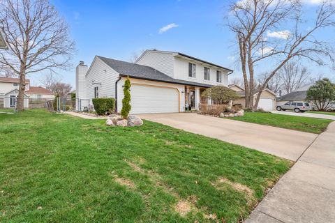 Tiny photo for 340 Stonehurst Lane, Roselle, IL 60172 (MLS # 12614982)