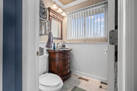 Tiny photo for 340 Stonehurst Lane, Roselle, IL 60172 (MLS # 12614982)