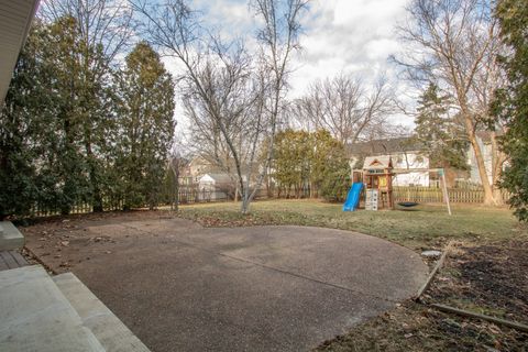 Tiny photo for 246 Montclair Road, Vernon Hills, IL 60061 (MLS # 12573788)