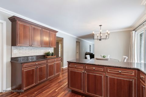 Tiny photo for 246 Montclair Road, Vernon Hills, IL 60061 (MLS # 12573788)