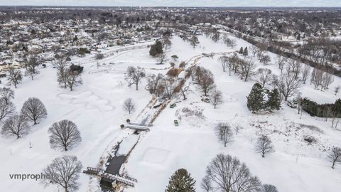 Tiny photo for 246 Montclair Road, Vernon Hills, IL 60061 (MLS # 12573788)
