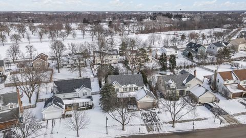 Tiny photo for 246 Montclair Road, Vernon Hills, IL 60061 (MLS # 12573788)