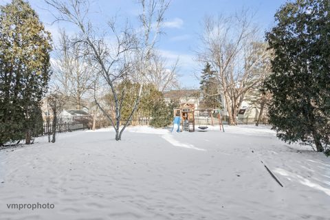 Tiny photo for 246 Montclair Road, Vernon Hills, IL 60061 (MLS # 12573788)