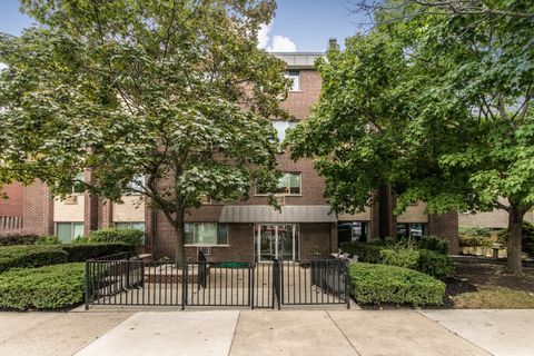 Tiny photo for 1136 Greenleaf Avenue #303, Wilmette, IL 60091 (MLS # 12494292)