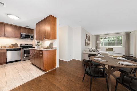 Tiny photo for 1136 Greenleaf Avenue #303, Wilmette, IL 60091 (MLS # 12494292)