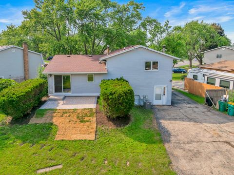 Tiny photo for 803 Oakton Avenue, Romeoville, IL 60446 (MLS # 12428087)